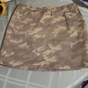 Boston Proper/ Camo Skort/ Size 14